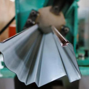 Rotolo automatico della struttura della porta della finestra d'acciaio che forma macchina per fabbricare - Product Image 1
