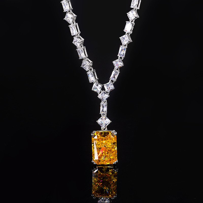 Collier diamant jaune taille fleur de glace