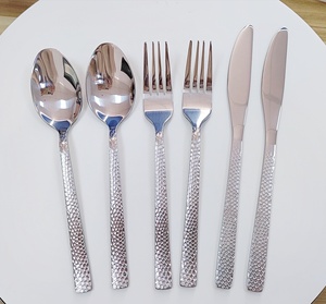 Edelstahl Besteck Messer und Gabel Löffel geprägtes Muster auf Griff rutsch festes Design