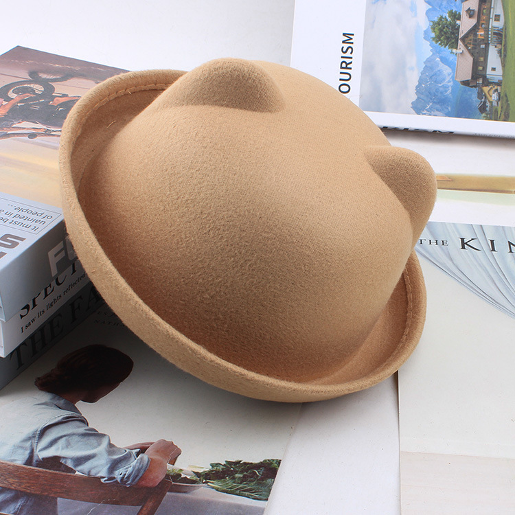 Small ears, camel color