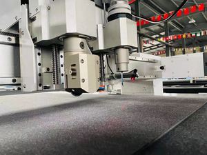 เครื่องตัดพล็อตเตอร์ดิจิตอล CNC อัตโนมัติสำหรับเครื่องตัดตาบอดสภาพใหม่พร้อมส่วนประกอบหลักของมอเตอร์และปั๊ม - Product Image 5
