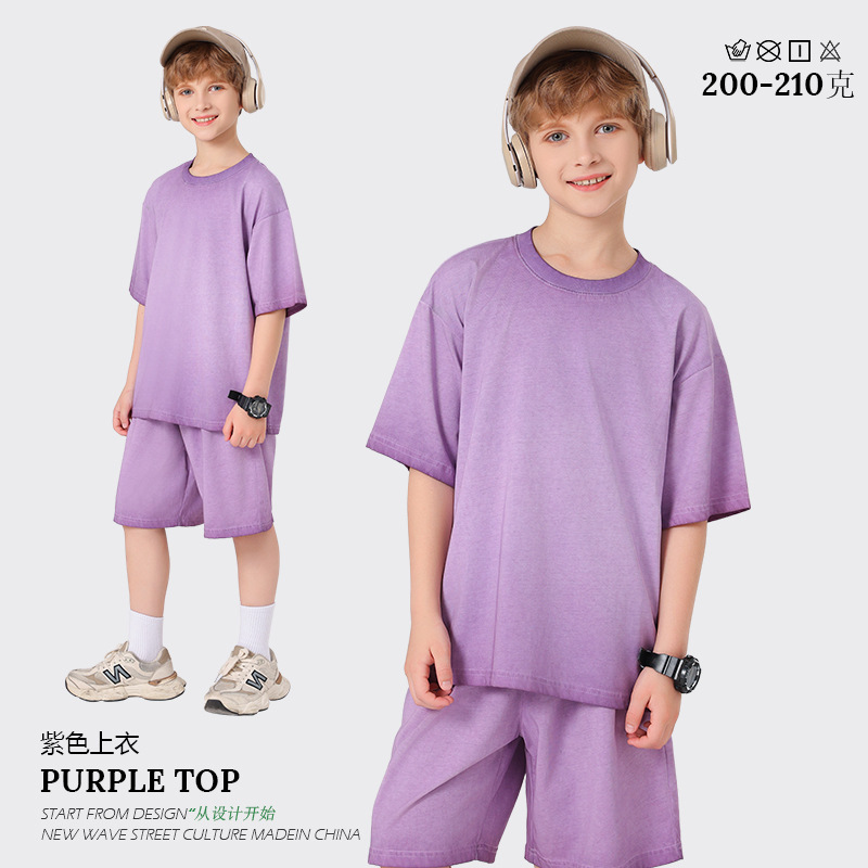 T-shirt viola a blocchi di colore