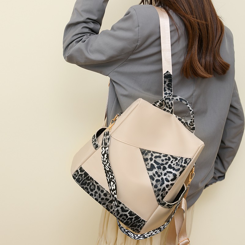 Motif de panthère noire beige