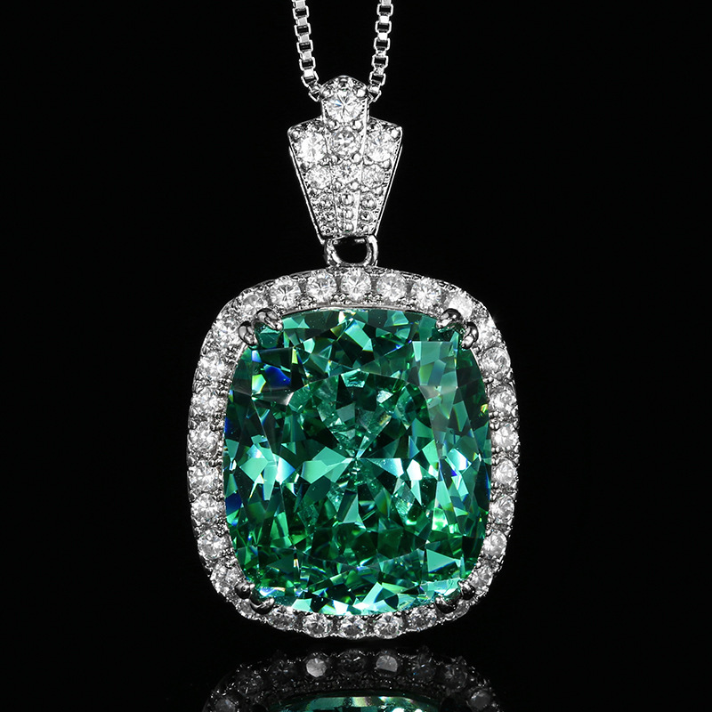 Pendentif vert Parra coupé nid d'oiseau avec chaîne