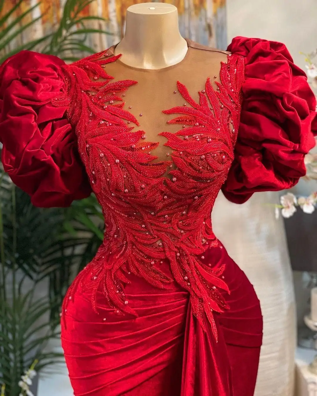 Plus Size arabo lusso Dubai moda rosso elegante sirena pizzo Applique perline collo trasparente velluto formale partito indossare abito da sera
