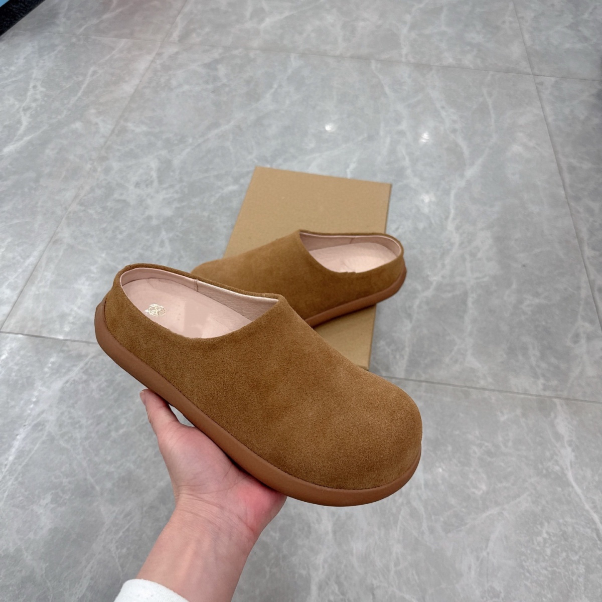 สีน้ำตาล