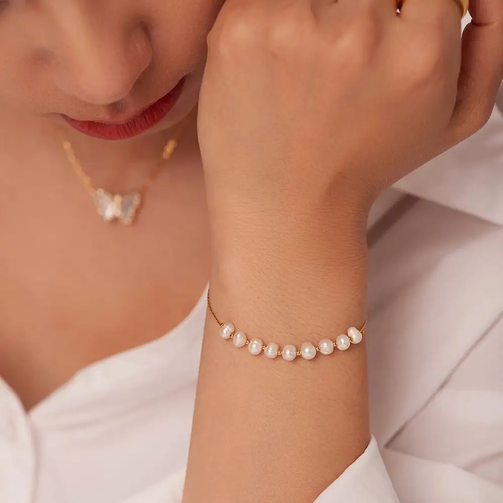Joyería de verano 2023, cadena de serpiente de acero inoxidable con cuentas minimalistas, pulsera de perlas de agua dulce naturales barrocas chapadas en oro para ella