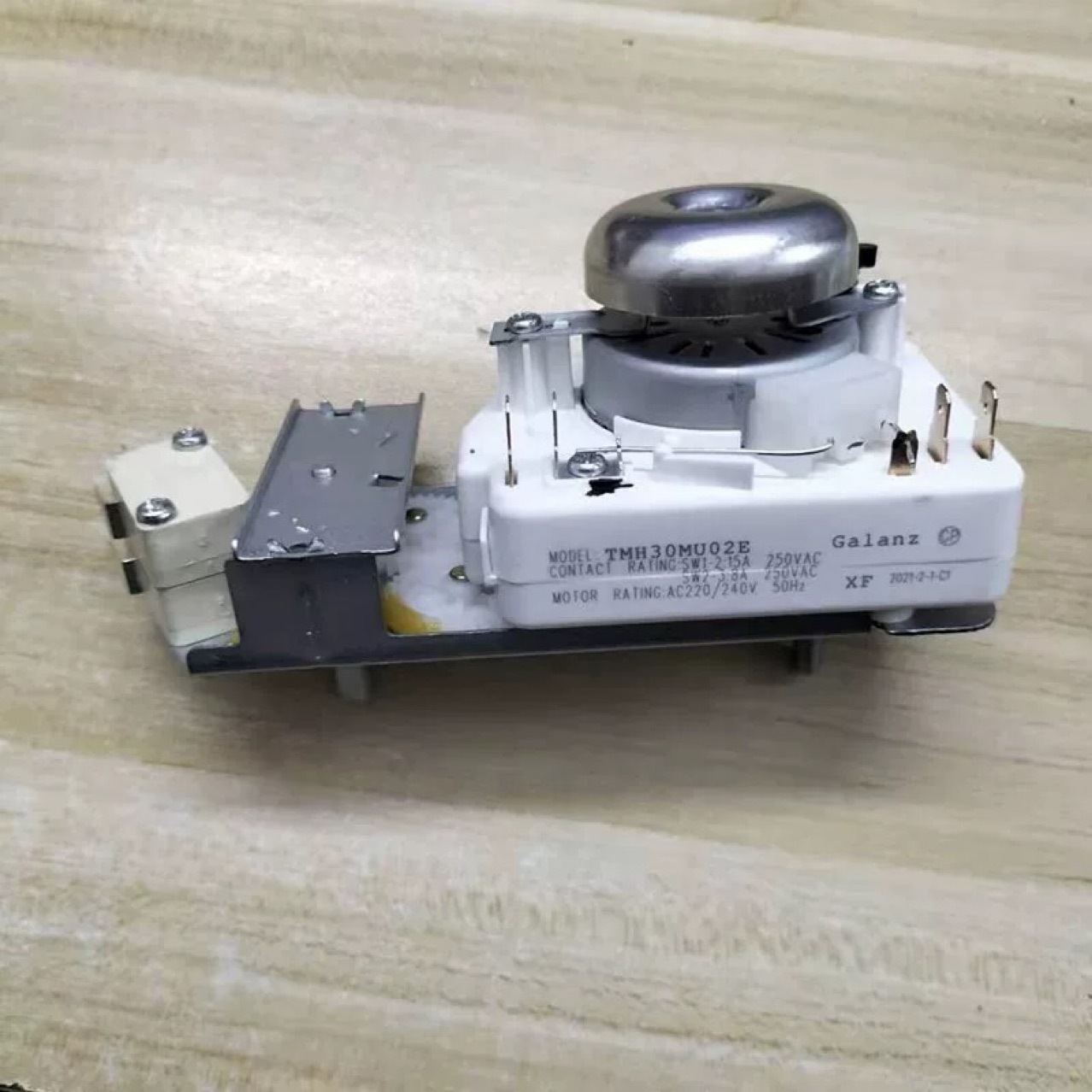220V avec fonction barbecue