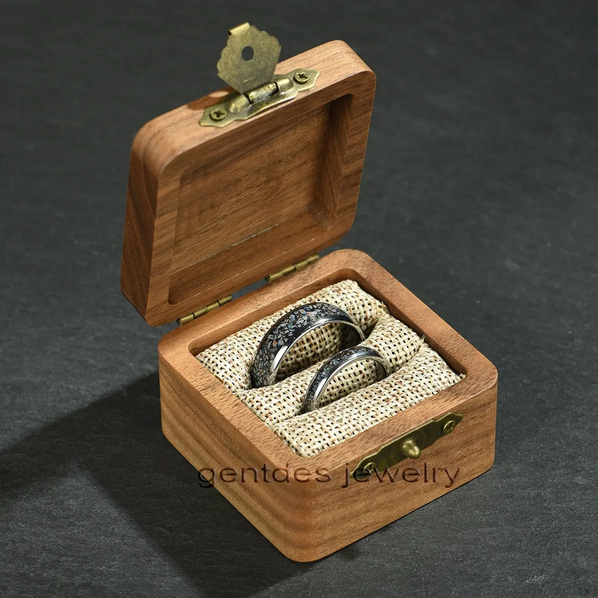 Gentdes gioielli Custom Logo Koa legno anello di nozze scatola di legno anello di legno per coppia anelli