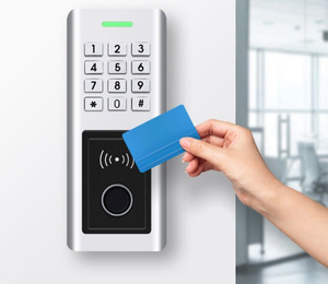SF15 Smart Home Control de acceso de puerta a prueba de agua Tarjeta de proximidad de huellas dactilares Sistema de control de acceso de entrada de seguridad RFID con Wiegand - Product Image 1