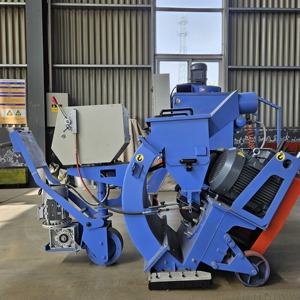 Portable and Mobile Road Surface Cleaning Shot <strong>Blasting</strong> Machine with Engine PLC Motor Gearbox for Deflashing - Product Image 4