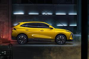Dongfeng <strong>Forthing</strong> T5 EVO Heat Wave Version New Cars LED Electric Sedan Leather Turbo Dark Multi-function ACC Automatic R19 Left - Product Image 2