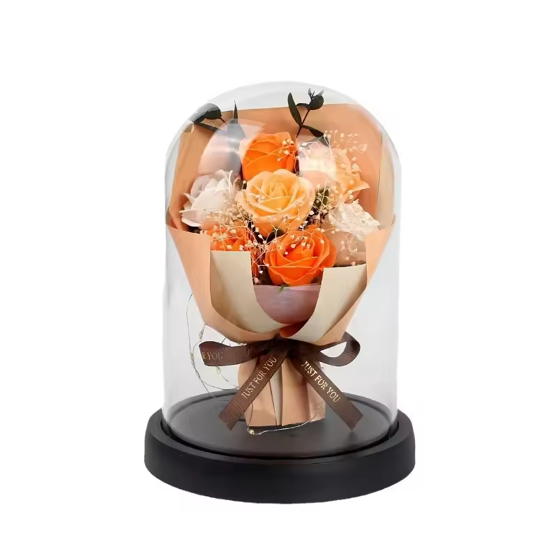 7 ดอกกุหลาบแชมเปญบนพื้นหลังสีดำ