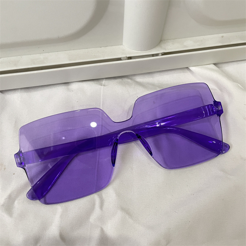 Carré violet intégré