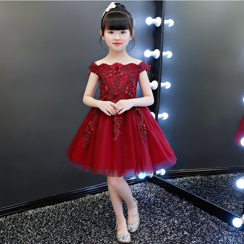 Style court rouge