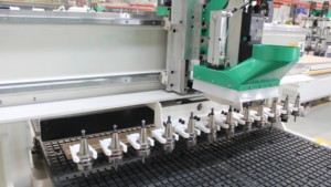 Máquina enrutadora CNC de anidamiento automático 1325 1530 9kw con servomotor Syntec y sistema de Control de estudio NC utilizado con superficie de mesa de vacío - Product Image 4