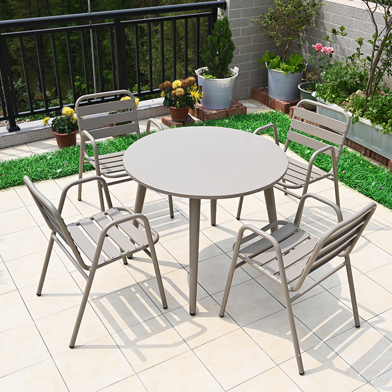 4 chairs+ 90cm round table