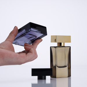 High-end parfüm şişesi cilalı 30ml ağır taban şişe ile Cuboid siyah veya altın kapak ve 0.13cc/T ince sis püskürtücü - Product Image 2