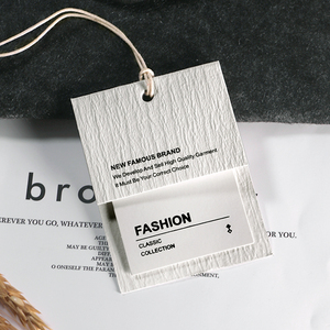 Papel de impresión de textura ecológica, diseño personalizado, etiquetas colgantes para ropa y prendas de vestir con cordón