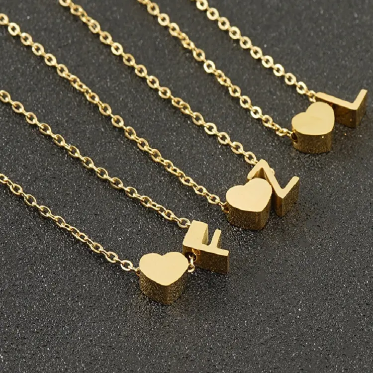 Cadena de acero inoxidable chapada en oro de 18K, collar con colgante de corazón, A-Z inicial, letra del alfabeto