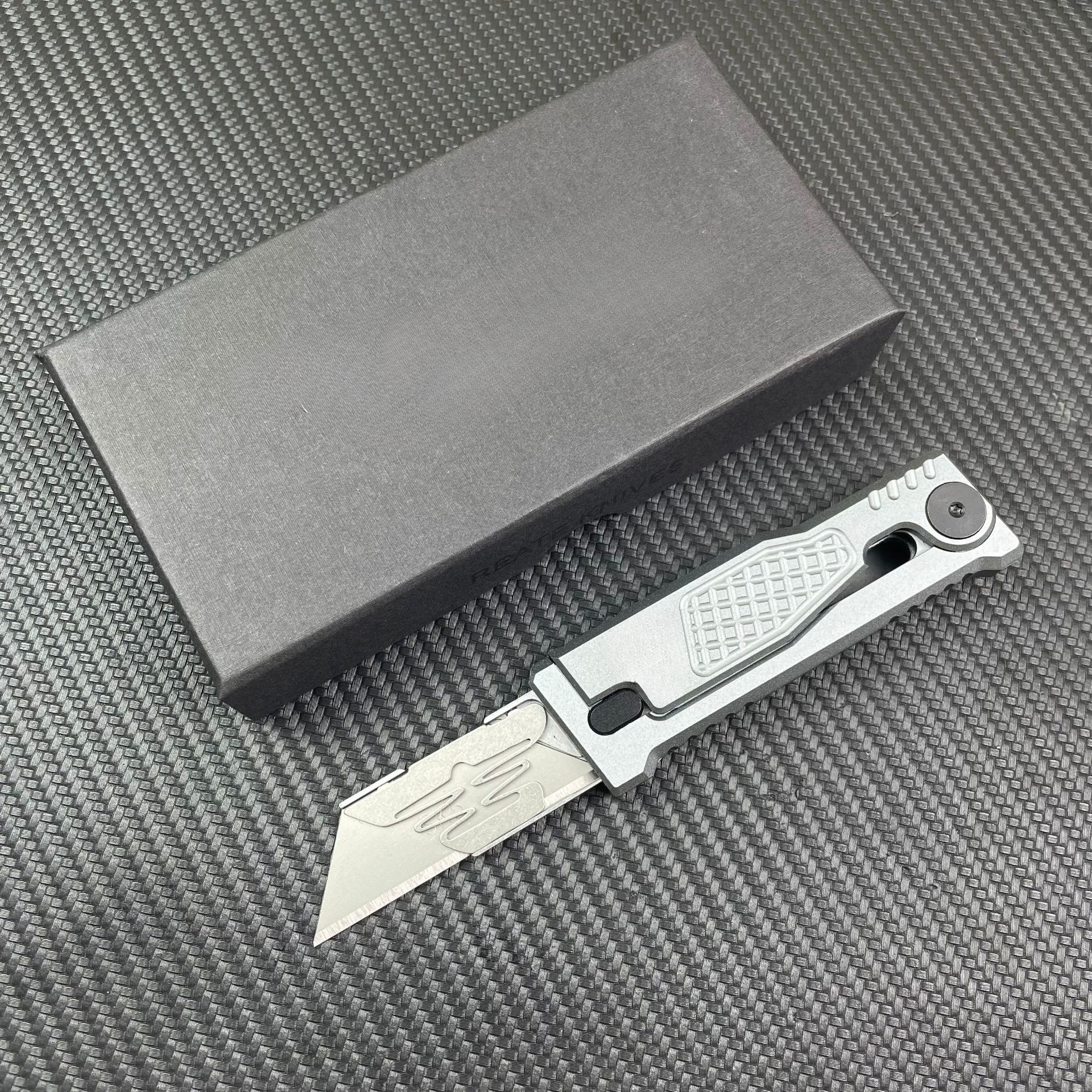 Couteau utilitaire Gravity Argent