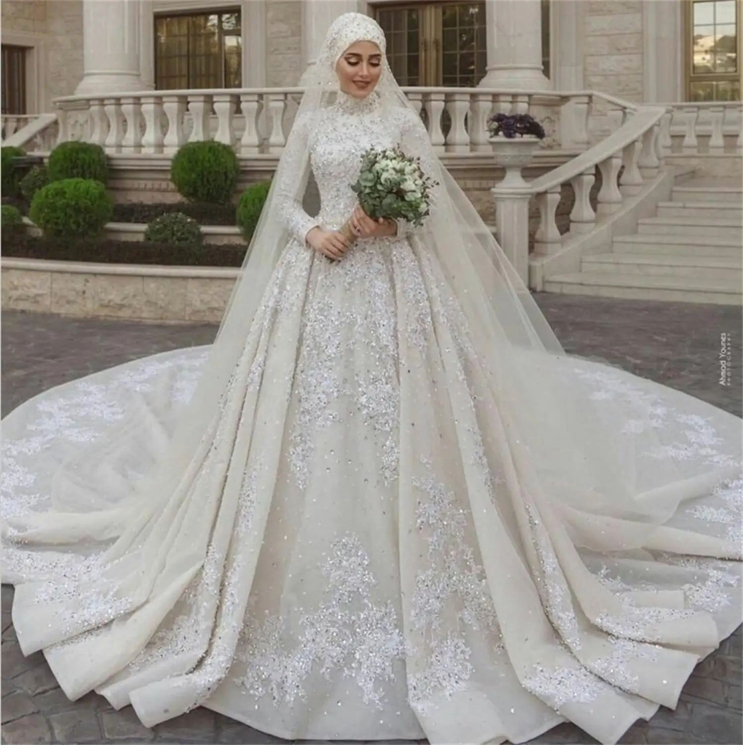 Bescheidene muslimische Brautkleider High Neck Lace Pailletten Perlen A Line Country Brautkleid mit Schleier Custom Made Vestidos De Novia