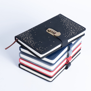 Primer lanzamiento Diseño retro Hebilla de metal Cuaderno 100g Hebilla de papel Dolin con etiqueta de índice de página interna reemplazable de tamaño A5