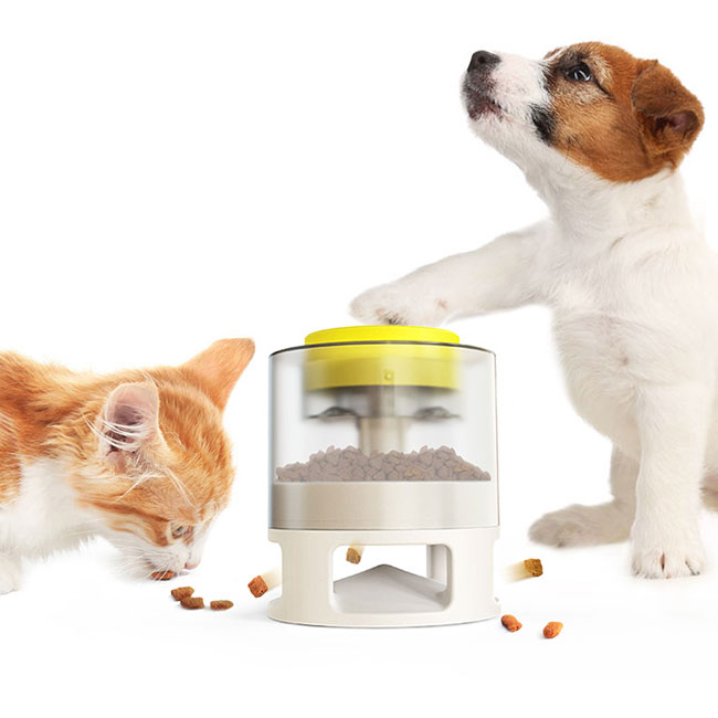 Blanc avec bouton jaune