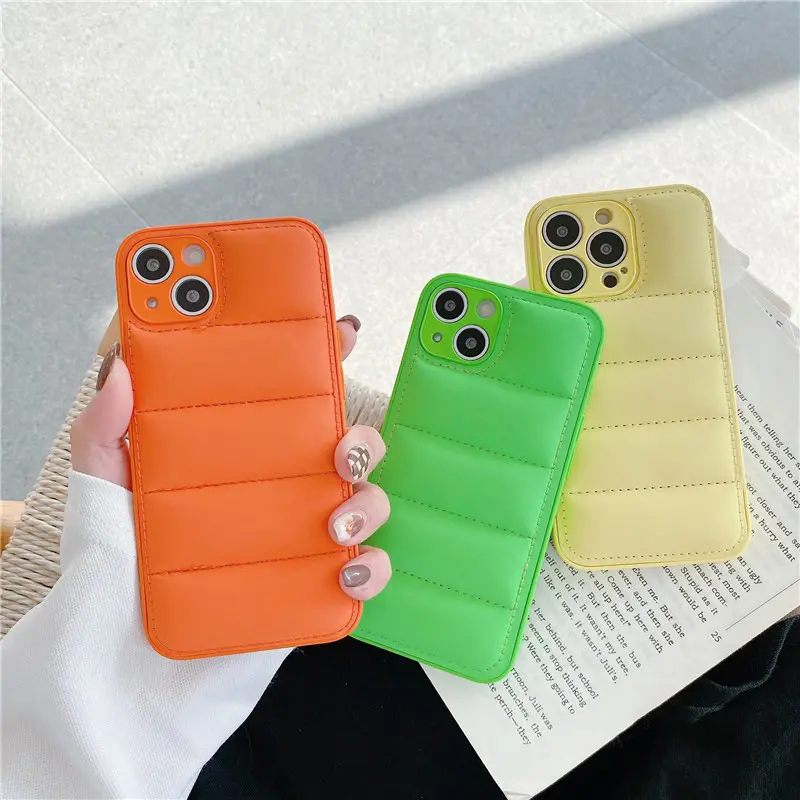 Casing jaket bulu angsa 3D mewah, casing penutup ponsel Puffer modis untuk iPhone 15 14 12 13 11 Pro Max X XR XS Max 7 8 Puls