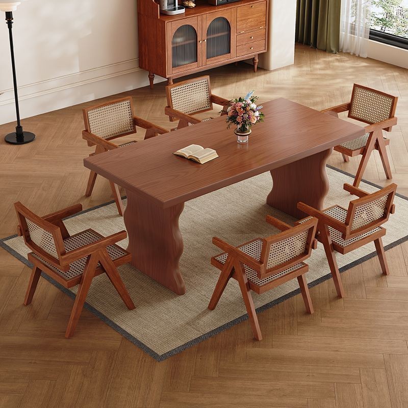 Table à manger en bois massif couleur noyer