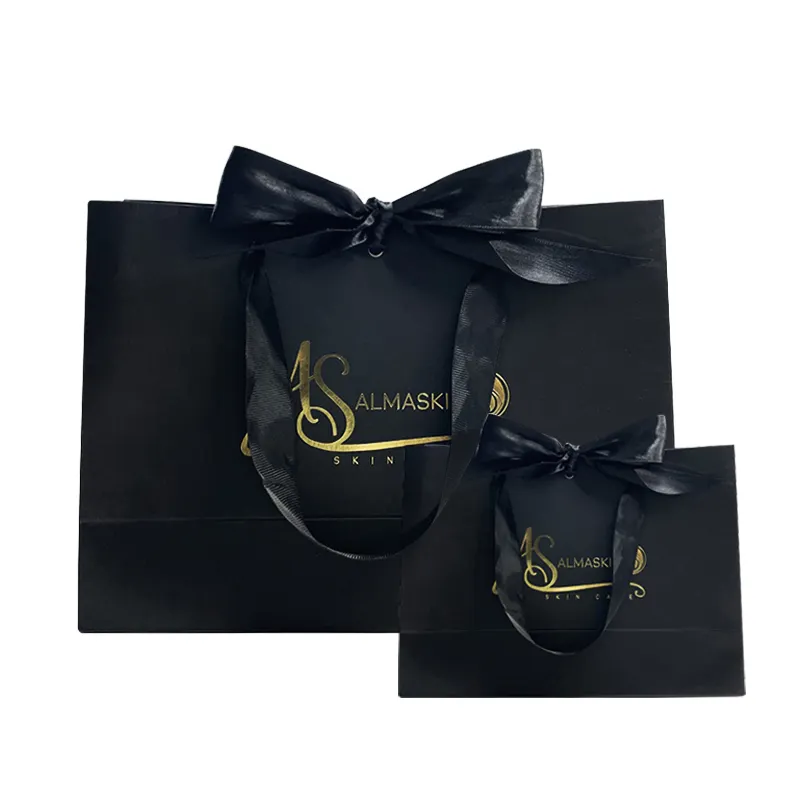 Bolsas de papel con impresión personalizada, bolsas de regalo de color negro mate de lujo, respetuosas con el medio ambiente, de papel Kraft con asas