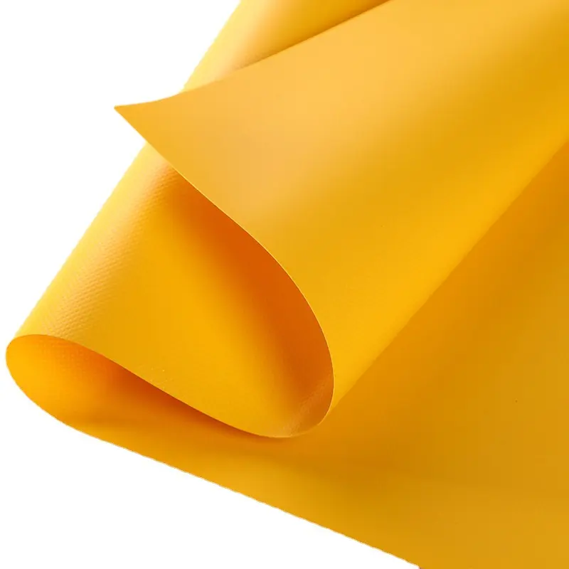 ผ้าใบกันน้ำกันไฟ UV สีเหลืองผ้าใบกันน้ำสำหรับเต็นท์ท่ออากาศกระเป๋ารถบรรทุกครอบคลุมป้ายแบนเนอร์