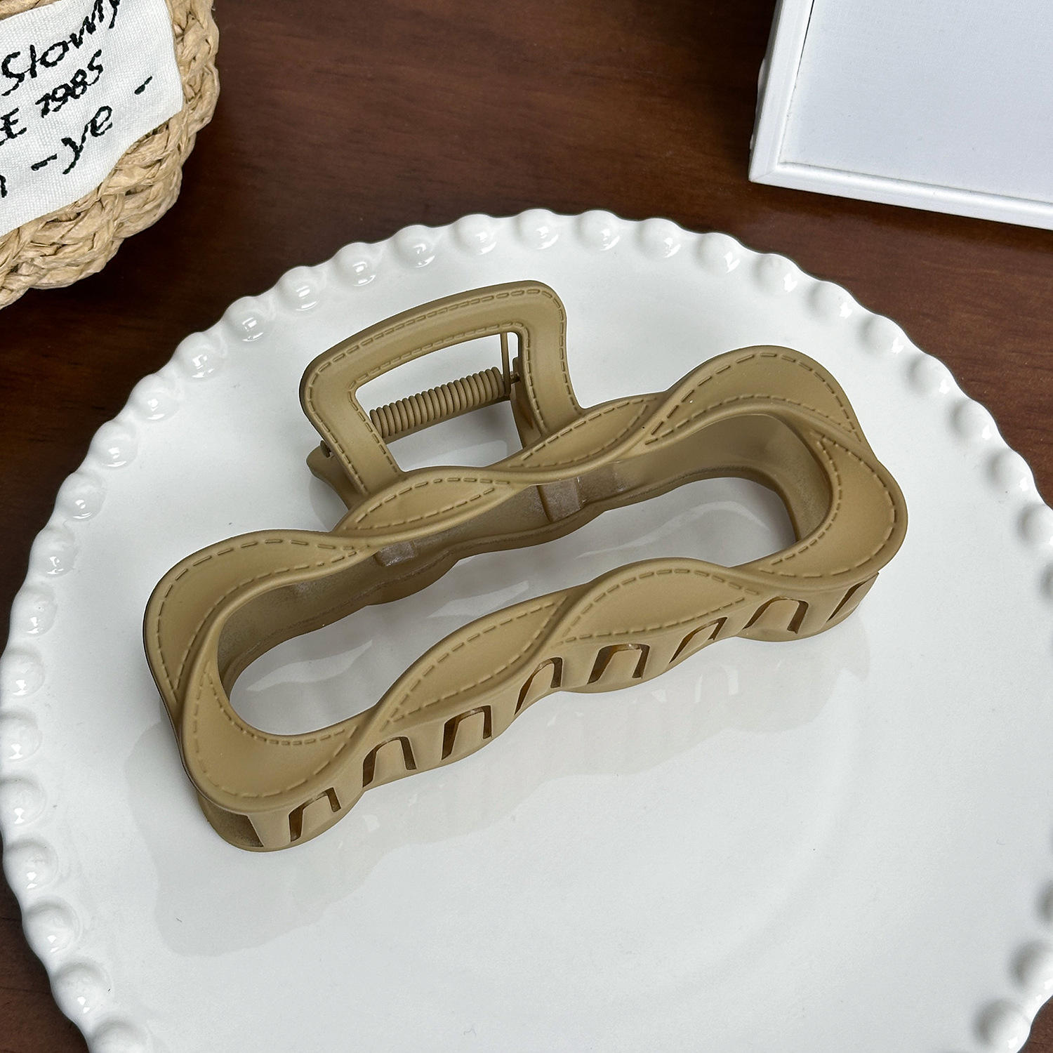 น้ำตาลอ่อน