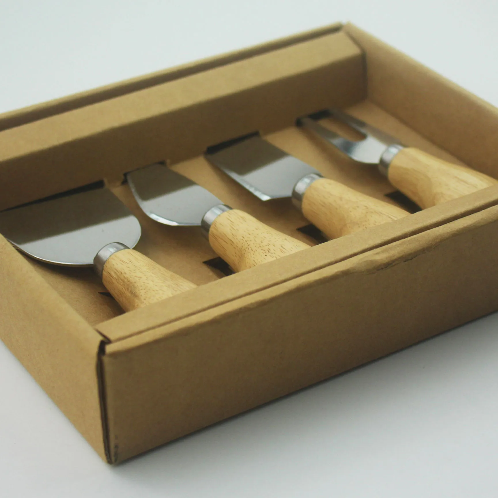 ゴム製木製ハンドル付き卸売製品ブレード4個チーズツールカスタムパッケージ