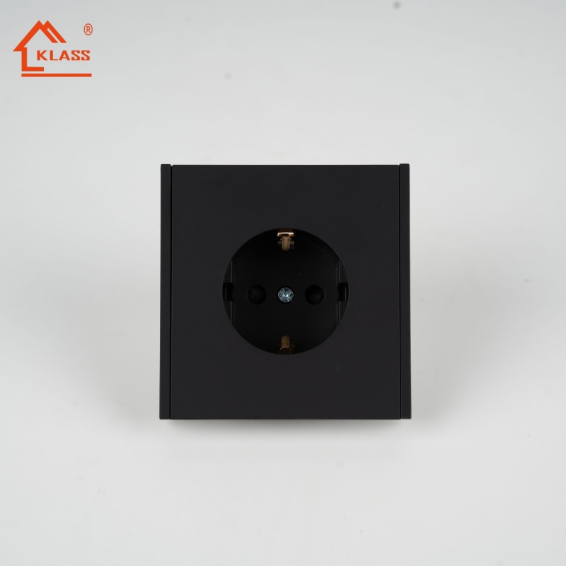 Black One German socket with groundground