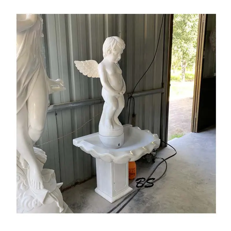 Clásica orinando chico estatua de piedra de la fuente de agua escultura para venta