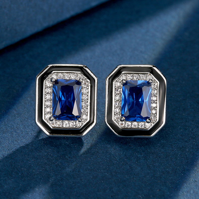 Boucles d'oreilles puces en cristal bleu pointu