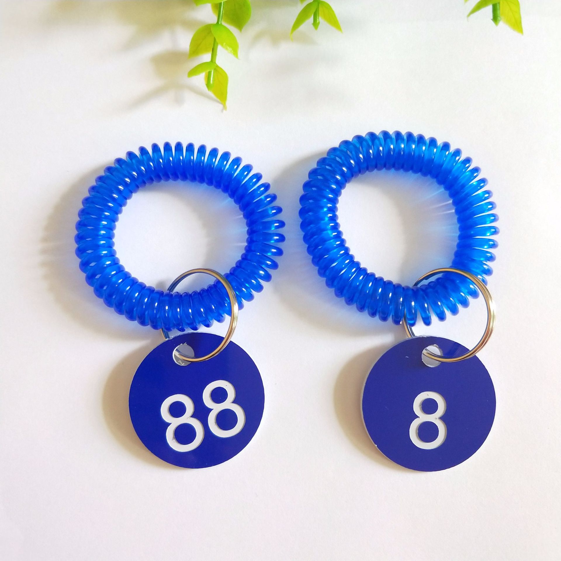 8. bleu transparence