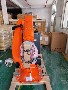 KUKA KR 210 R2700-2 Roboterarm mit CNGBS-Roboter greifer als Arbeits station zum Be-und Entladen - Product Image 5