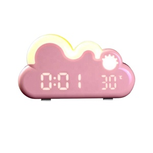 かわいいデザインクラウド形状LEDタイムディスプレイ時計が異なる色でプレスで点灯し、電話充電器用USBハブ2個