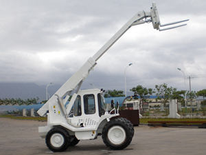 מלגזה טלסקופית מנוף hnt25 HNT25-4 טלפון 2.5טון מקסימום 2.5טון. להגיע אופקי 3350 מ "מ עם מזלגות הארכת
