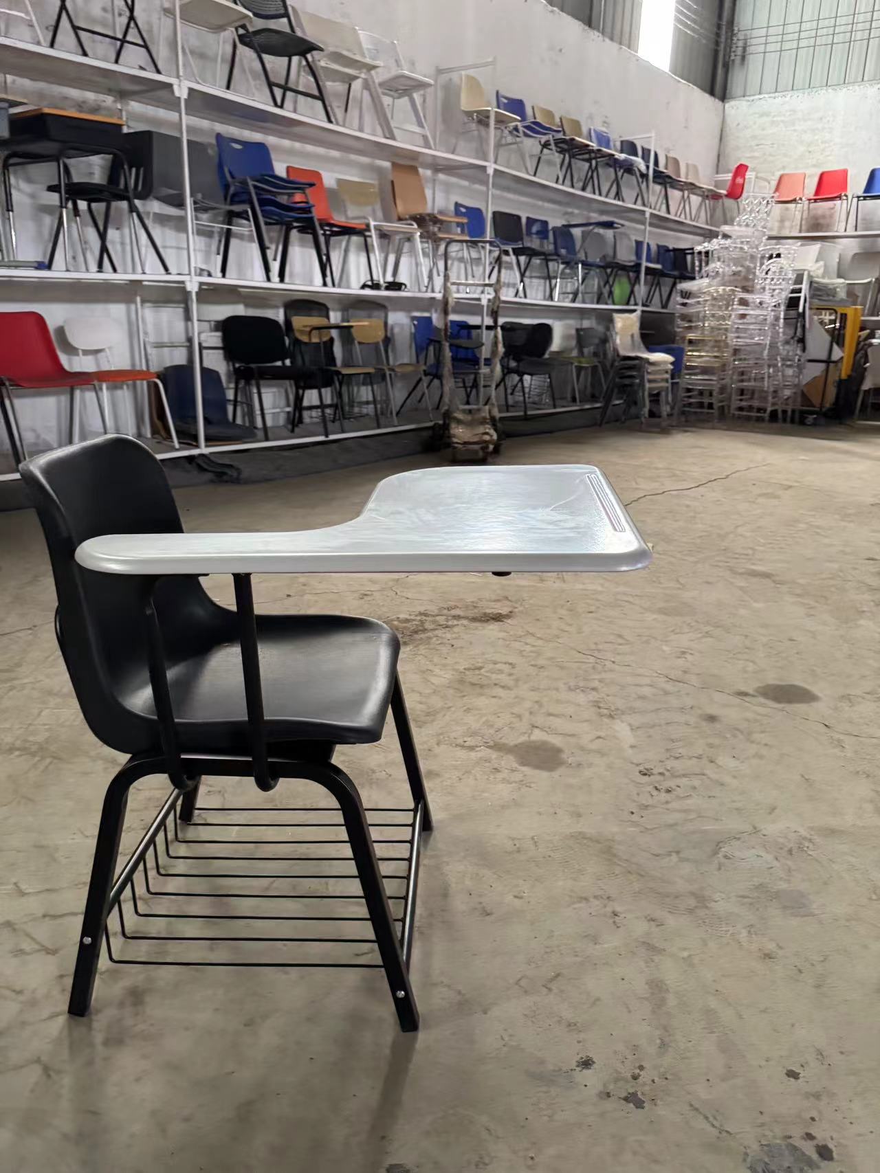 Chair with big tablet2