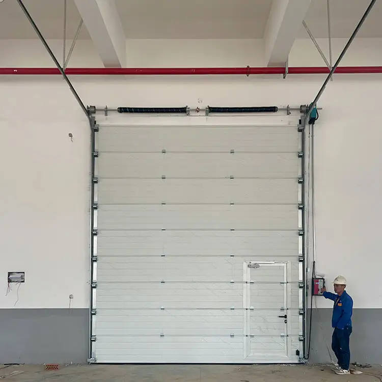 Porta de garagem automática seccional industrial para armazéns, à prova d'água e resistente ao vento, para instalação de portas e janelas