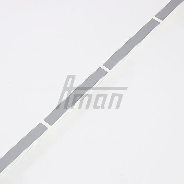 สีเทาเข้ม