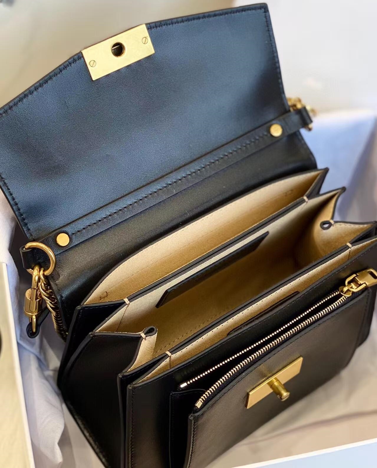 สีดำ