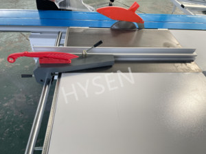 HYSEN電動スクロールスライディングテーブル精密垂直ウッドブリッジ切断円形バンドパネルソーマシン工業用ソー