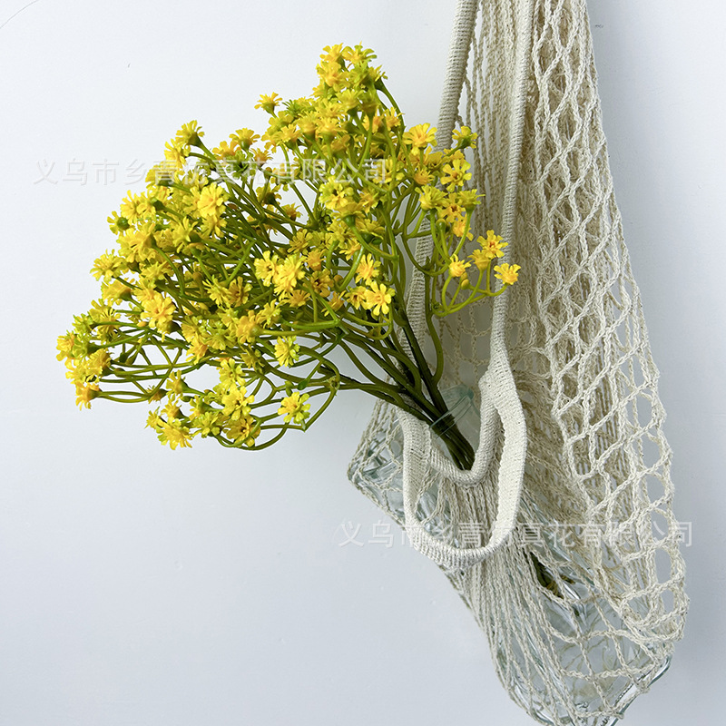 Bouquet de gypsophile jaune