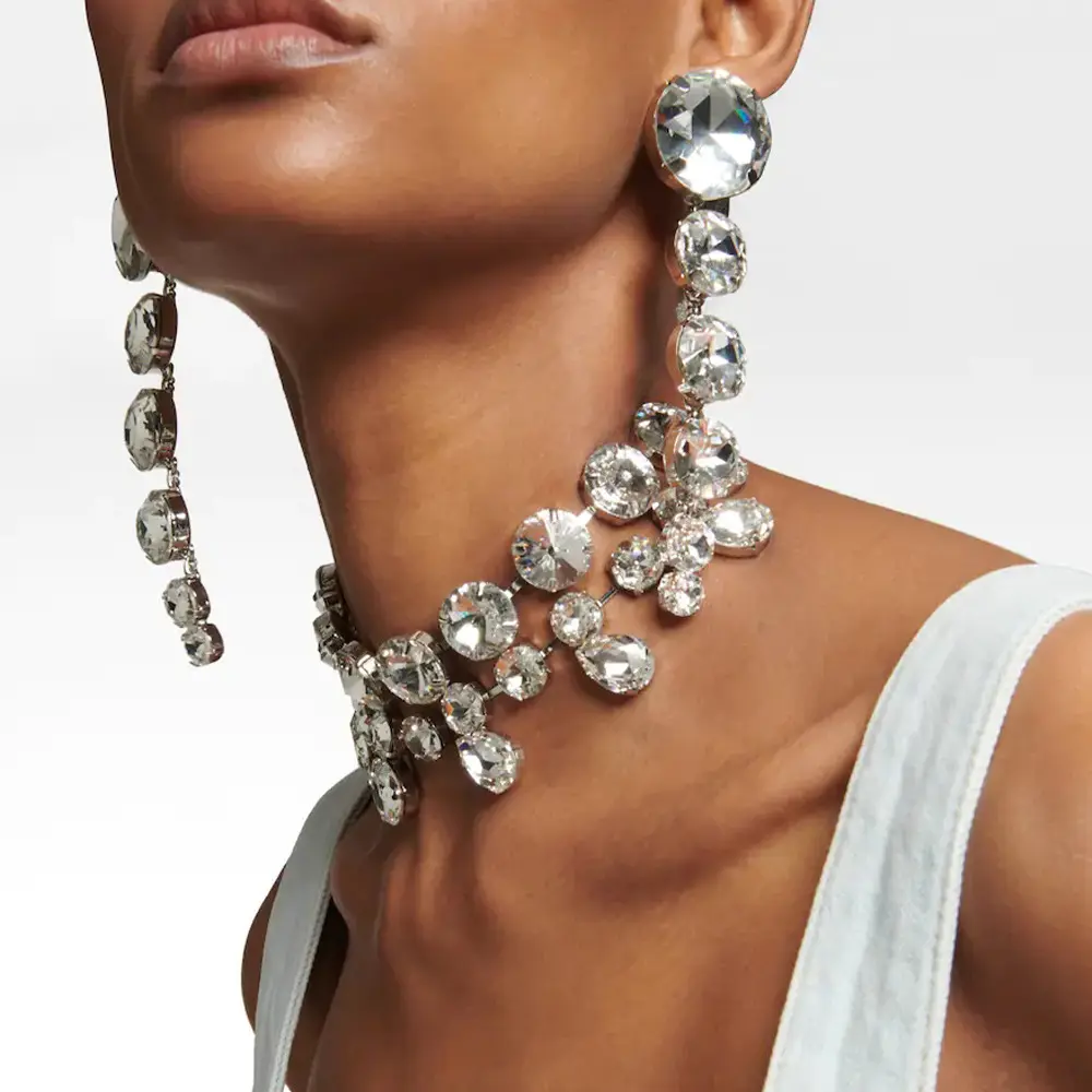 Venta caliente Zircon Water Drop Jewelry Suit Rhinestone Pendiente y collar Conjunto de joyas Mujeres