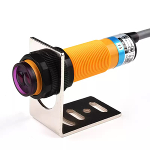 Interruptor de proximidad, sensor fotoeléctrico infrarrojo de reflexión difusa, con componentes electrónicos para evitar obstáculos, D80NK, 1/2 - Product Image 1