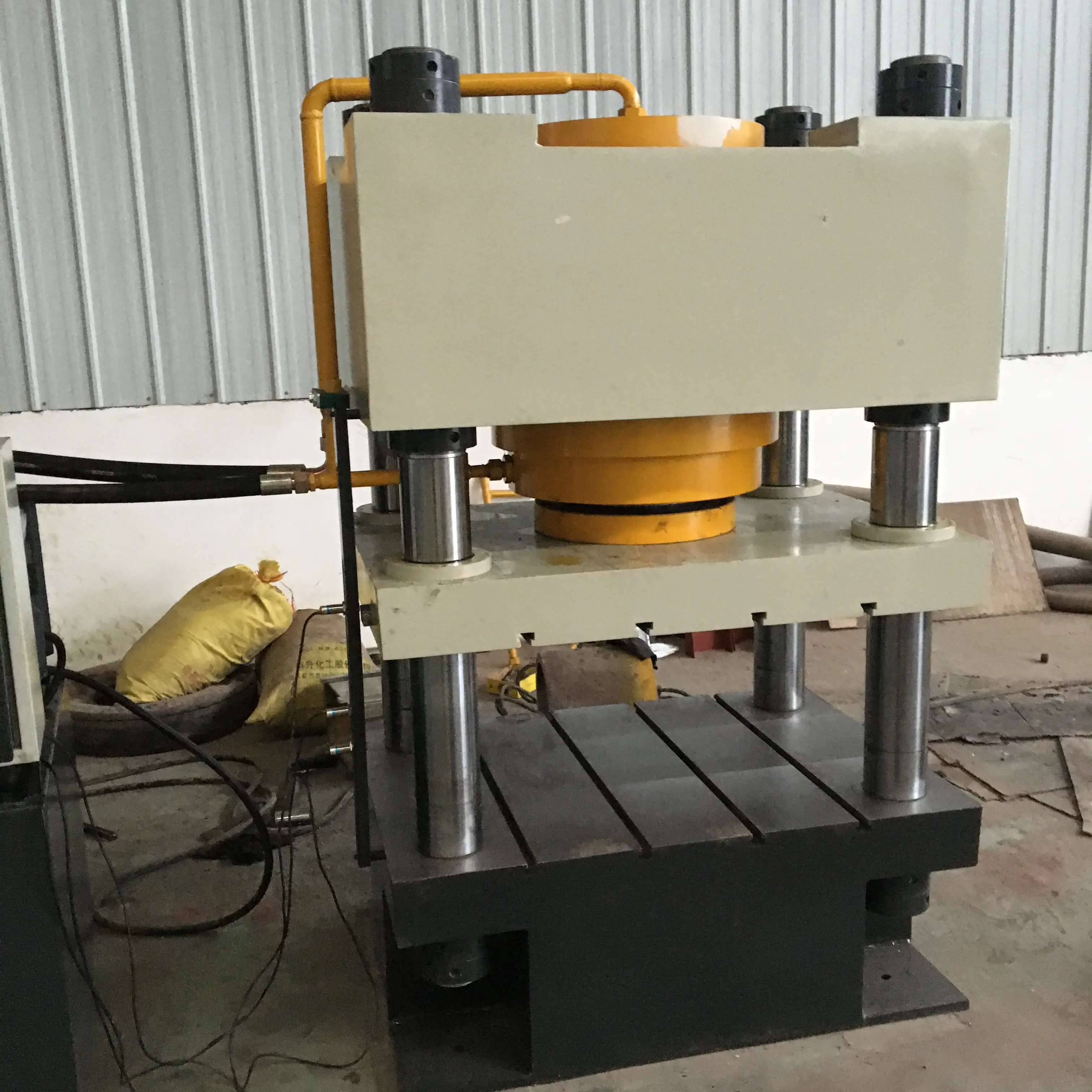 Chinese factories hydraulic hot press machine 500 ton four column hydraulic press machine for Thin plate stretching